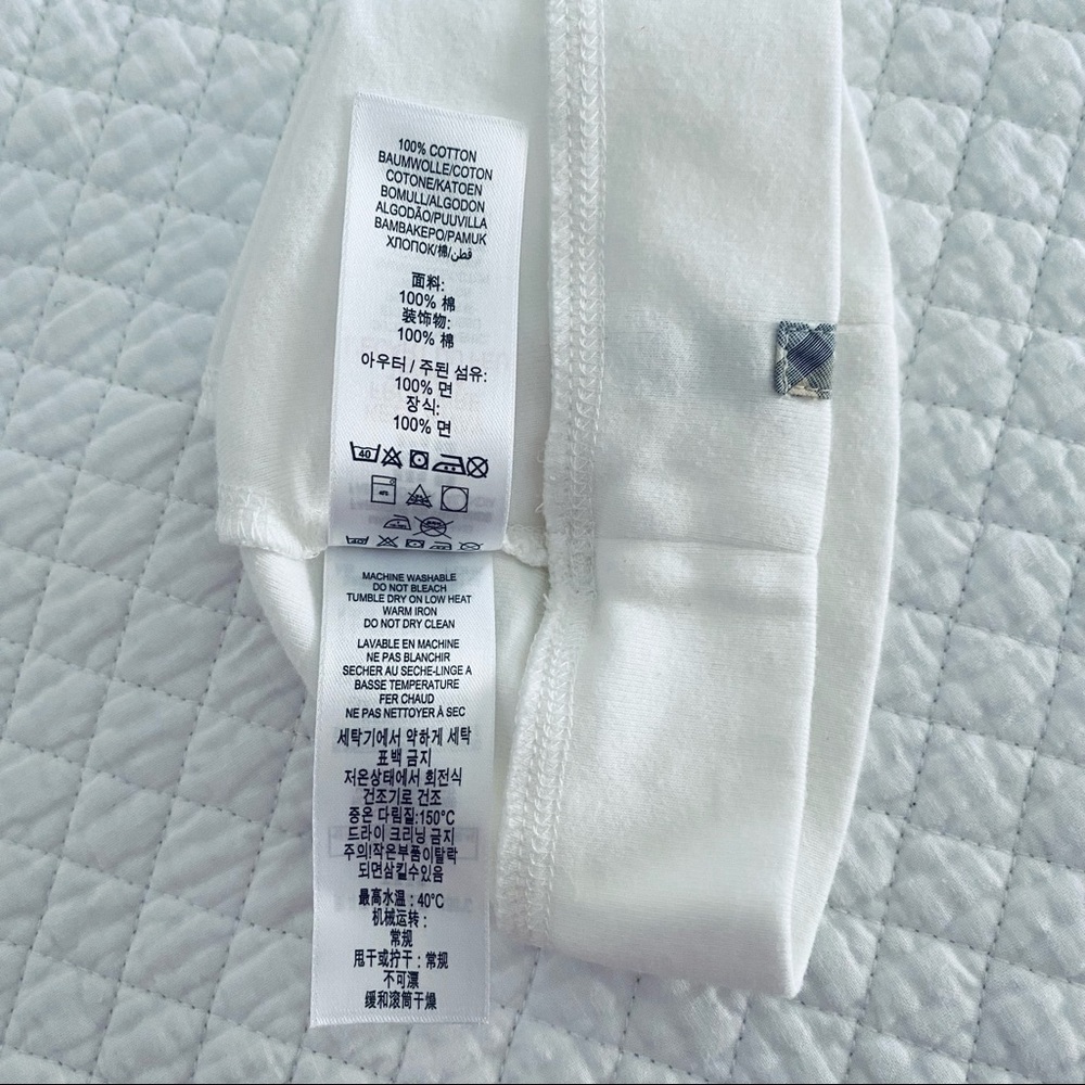 SOLD Burberry Baby Hat Size 3M - Picture 4 of 6